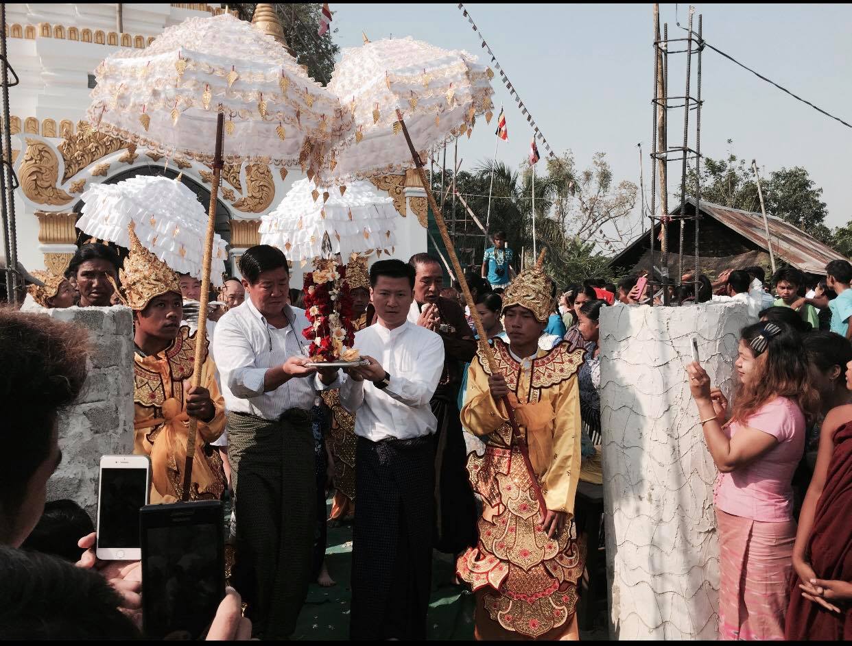 April 8 , 2015 ပထမ အဆူ ထီးတော်တင် သော " ကံမြင့်ကံတင့် " ရွှေဘုံသာ ဆုတောင်းပြည့် စေတီတော် ။